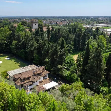Manganelli 12, Emma Villa *