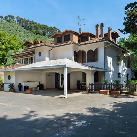 Manganelli 12, Emma *
